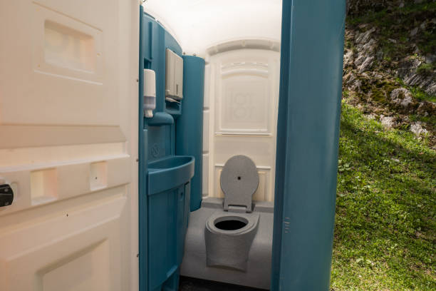 Portable Toilet Options We Offer in Alpine, TX